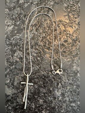 Silpada Great Impressions 925 Sterling Silver Cross Necklace N1483